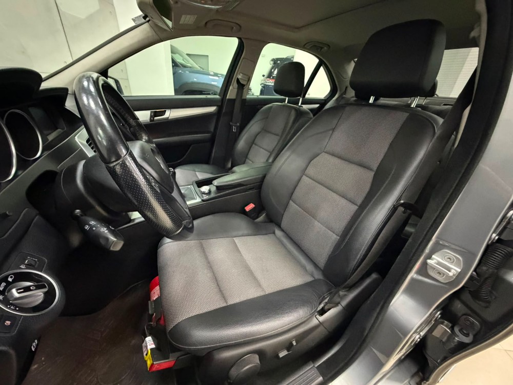 Mercedes-Benz C-Class C200 — foto 9